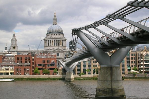 Bridge and Architecture in London